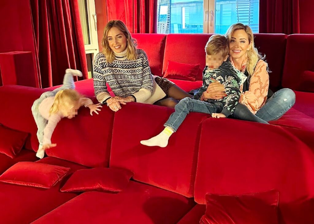 Chiara Ferragni svela un particolare extra lusso della sua nuova casa di Milano: guarda Chiara Ferragni svela un particolare extra lusso della sua nuova casa di Milano: guarda