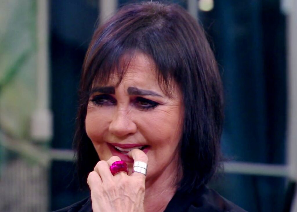 ''Incinta a 15 anni, mio padre mi lasciò sola in un istituto per ragazze madri'': la confessione in lacrime di Fiordaliso al GF