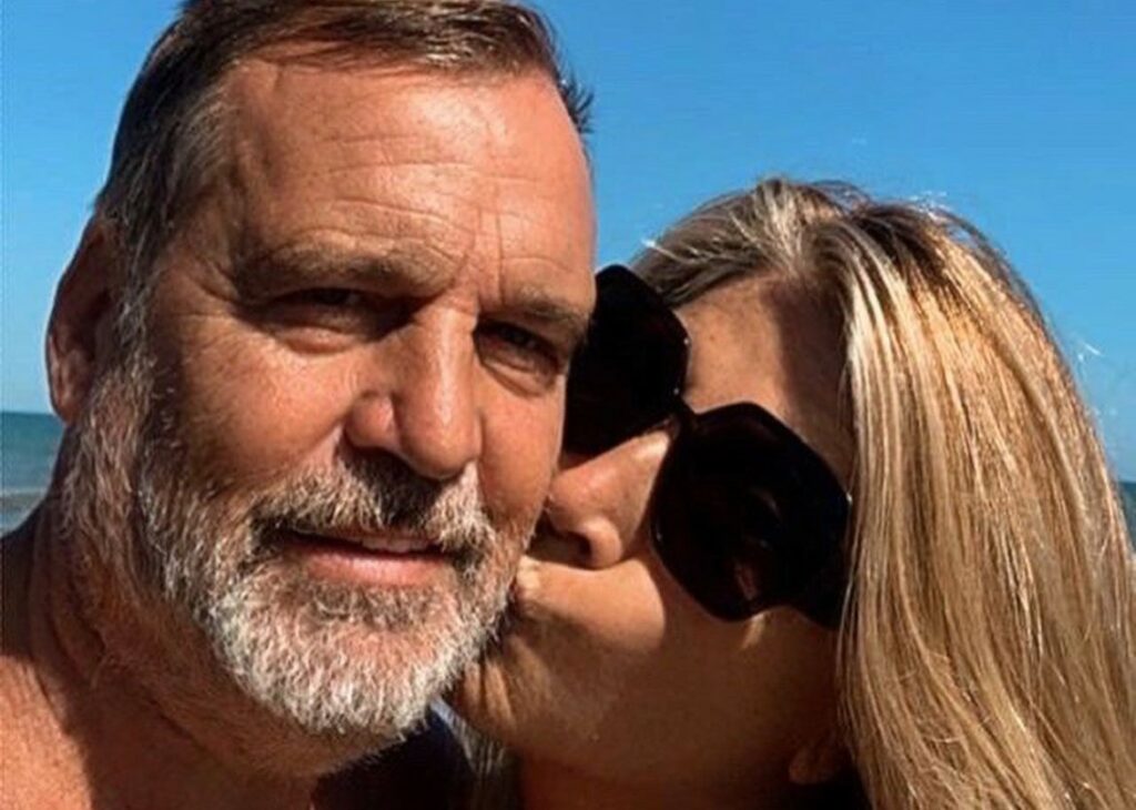 ''Non ritengo necessario il matrimonio, lei sì'': il compagno di Myrta Merlino rivela che non vuole sposare la conduttrice ''Non ritengo necessario il matrimonio, lei sì'': il compagno di Myrta Merlino rivela che non vuole sposare la conduttrice