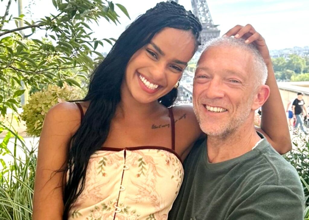 Vincent Cassel esce allo scoperto con la nuova fidanzata: ecco chi è, foto insieme Vincent Cassel esce allo scoperto con la nuova fidanzata: ecco chi è, foto insieme