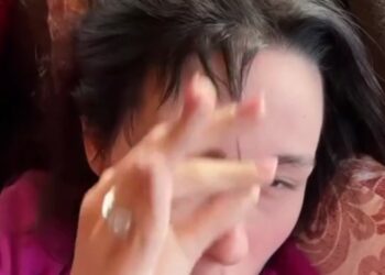 Aurora Ramazzotti mostra gli effetti della gravidanza sui suoi capelli