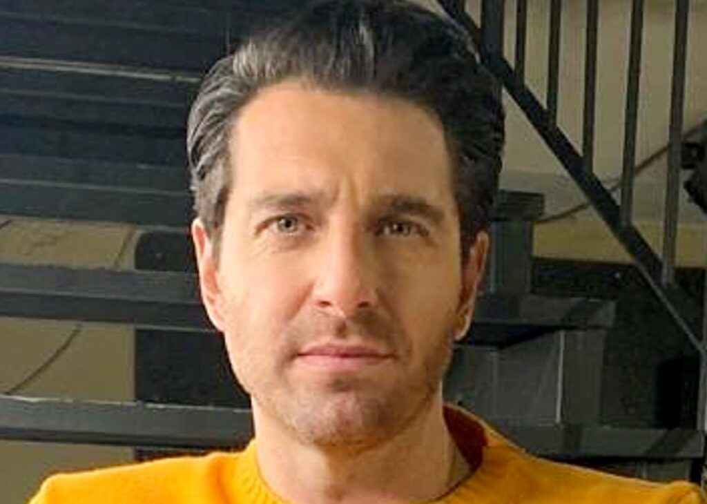 ''Me l'ha detto prima di morire'': l'attore Giampaolo Morelli da meno di un anno ha saputo che suo padre biologico è un altro