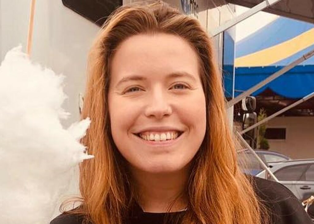 Vittoria Ricci, figlia di Antonio, rilascia la sua prima intervista e parla del lavoro a 'Striscia': ''Io raccomandata? Certo!'' Vittoria Ricci, figlia di Antonio, rilascia la sua prima intervista e parla del lavoro a 'Striscia': ''Io raccomandata? Certo!''