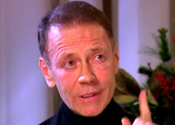 Il figlio di Rocco Siffredi attira l'attenzione delle attrici hard sui set di suo padre, ma mostra ''zero interesse'': il racconto