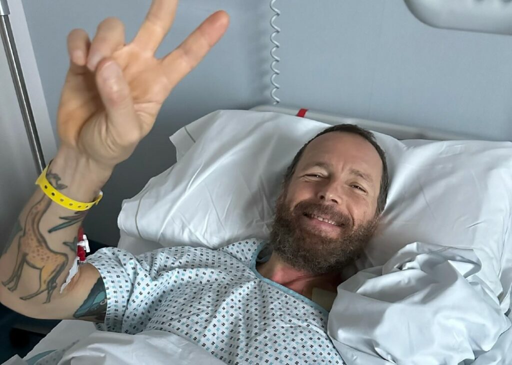 ''Otto ore di intervento'': Jovanotti costretto a operarsi di nuovo, foto in ospedale e racconto ''Otto ore di intervento'': Jovanotti costretto a operarsi di nuovo, foto in ospedale e racconto