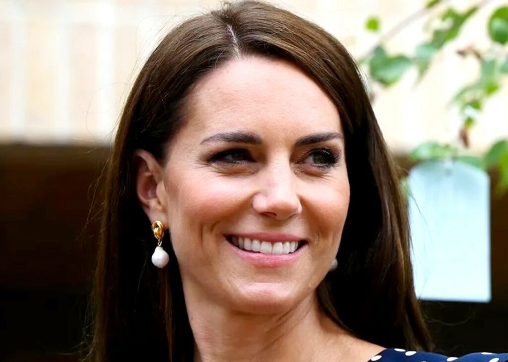Mistero sulle vere condizioni di salute di Kate Middleton dopo l’intervento all’addome, la versione ufficiale non convince tutti: ecco cosa sappiamo