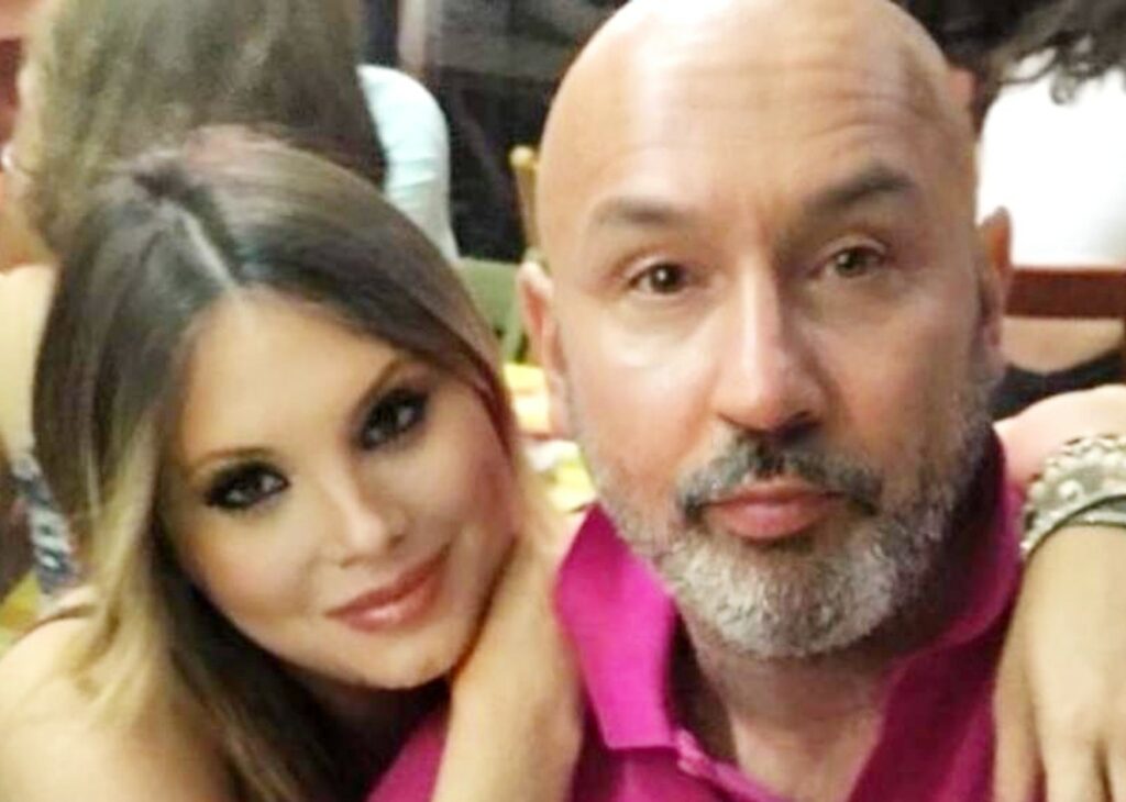 La moglie 36enne di Maurizio Battista colpita da embolia polmonare a soli 2 mesi e mezzo dalle nozze col comico: ''Da due giorni soffoco dal pianto''