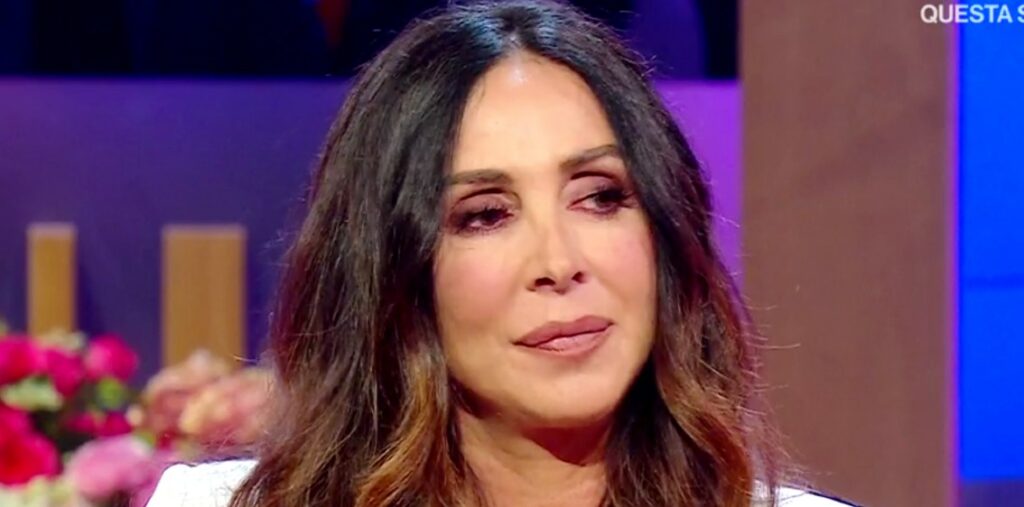 ''Dalle buste della spesa mi sono ritrovata ricoverata d’urgenza in ospedale al Gemelli'': Gabriella Labate parla della malattia rarissima in tv ''Dalle buste della spesa mi sono ritrovata ricoverata d’urgenza in ospedale al Gemelli'': Gabriella Labate parla della malattia rarissima in tv