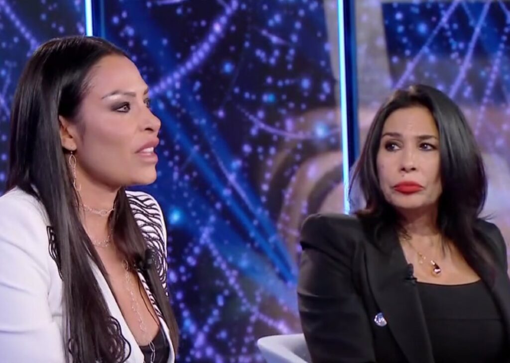 Carolina Marconi in tv con la madre Soraya, rivela: ''Due giorni prima di operarmi ho scoperto che anche lei aveva un tumore'' Carolina Marconi in tv con la madre Soraya, rivela: ''Due giorni prima di operarmi ho scoperto che anche lei aveva un tumore''