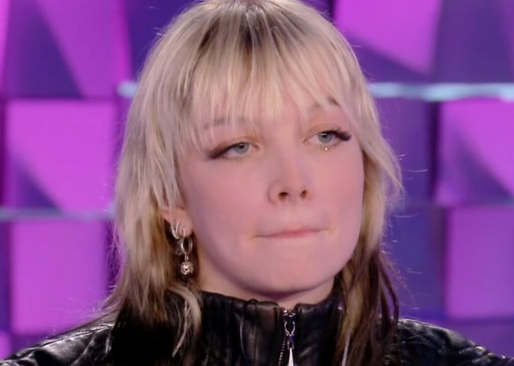 ''Ad Amici non riuscivo a mangiare, ho problemi col cibo anche adesso'': la cantante Mew fa nuove ammissioni sul suo addio al talent della De Filippi ''Ad Amici non riuscivo a mangiare, ho problemi col cibo anche adesso'': la cantante Mew fa nuove ammissioni sul suo addio al talent della De Filippi