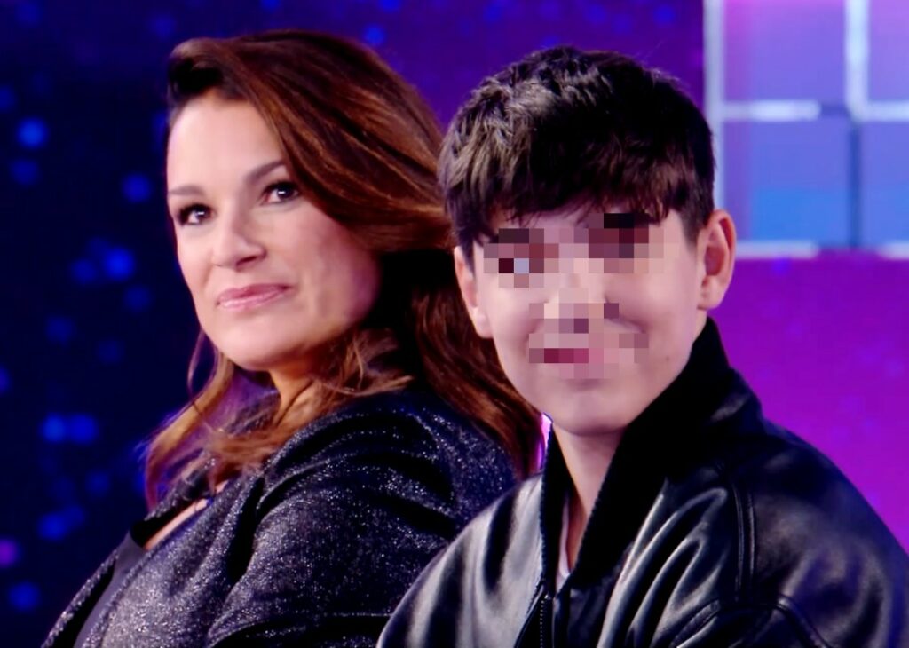 Alena Seredova per la prima volta in tv col figlio David Lee: raccontano della famiglia allargata e si commuovono entrambi Alena Seredova per la prima volta in tv col figlio David Lee: raccontano della famiglia allargata e si commuovono entrambi