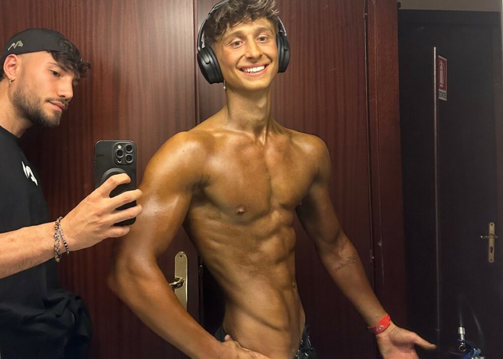 George Ciupilan del GF Vip dopo l'aggressione diventa un bodybuilder: le foto da mister muscolo attirano critiche, lui si difende George Ciupilan del GF Vip dopo l'aggressione diventa un bodybuilder: le foto da mister muscolo attirano critiche, lui si difende