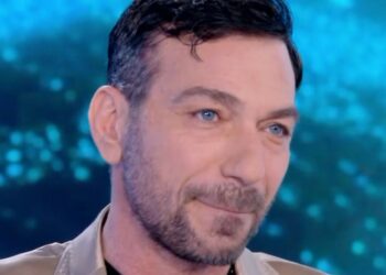 ''Da questa cosa non si guarisce'': Costantino Vitagliano torna in tv per parlare dell'evoluzione della sua malattia autoimmune
