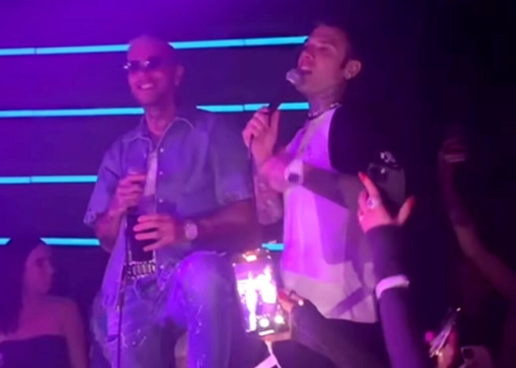 ''Tutti si aspettavano che insultassi mia moglie'': Fedez parla di Chiara Ferragni al lancio del suo brano senza definirla ex ''Tutti si aspettavano che insultassi mia moglie'': Fedez parla di Chiara Ferragni al lancio del suo brano senza definirla ex