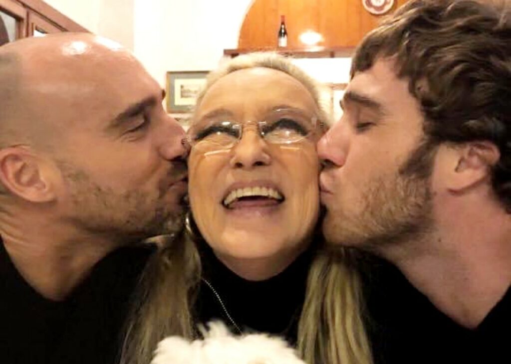 ''I miei figli mi hanno guardato malissimo'': Eleonora Giorgi racconta perché la sua prima reazione al tumore non è piaciuta in famiglia