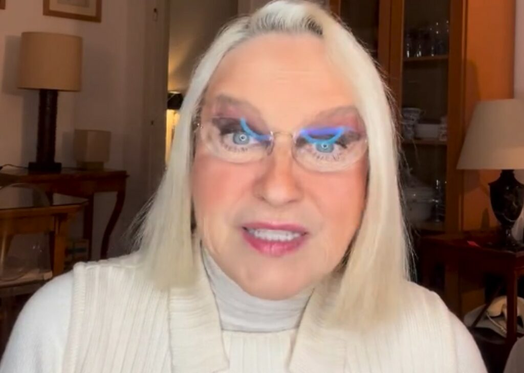 ''Non volevo farmi operare, ora riprenderò la chemioterapia'': Eleonora Giorgi spiega come sta andando la lotta contro il cancro ''Non volevo farmi operare, ora riprenderò la chemioterapia'': Eleonora Giorgi spiega come sta andando la lotta contro il cancro