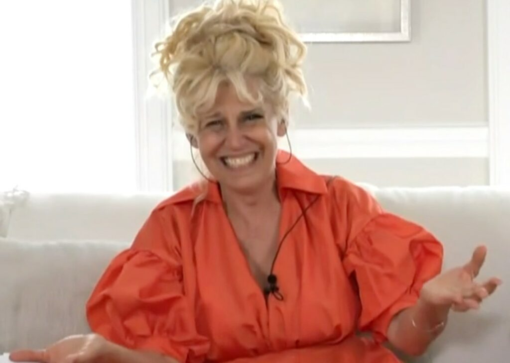 ''So che i vigili hanno dovuto portare Maria Teresa in chiesa'': la Ruta scortata dalle forze dell'ordine alle nozze della figlia? Il racconto