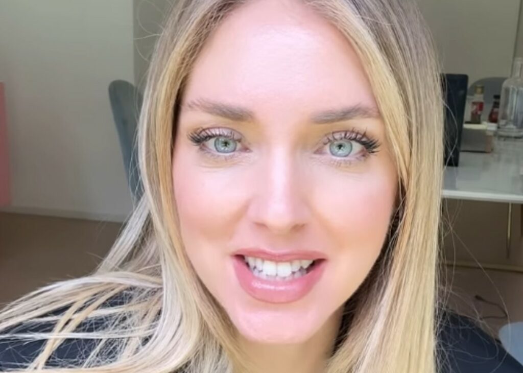 ''Sento una nuova energia dentro'': Chiara Ferragni si rivolge ai follower stranieri e parla di una 'nuova vita' dopo la rottura con Fedez