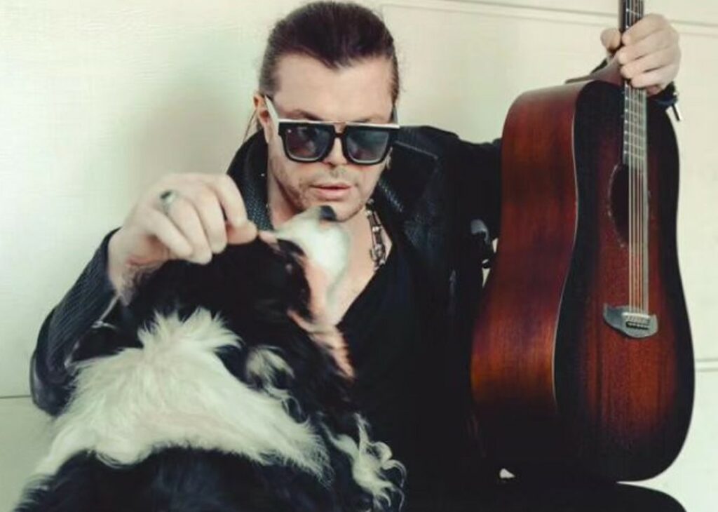 ''Vivo un periodo non facile'': Gianluca Grignani parla di depressione e spiega dove sta trovando la forza di reagire ''Vivo un periodo non facile'': Gianluca Grignani parla di depressione e spiega dove sta trovando la forza di reagire