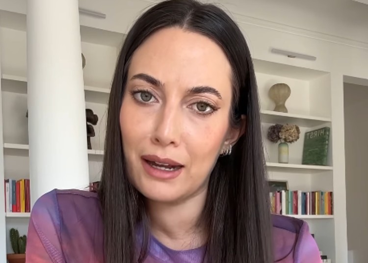 La ex di Fedez Giulia Valentina annuncia di essere incinta La ex di Fedez Giulia Valentina annuncia di essere incinta