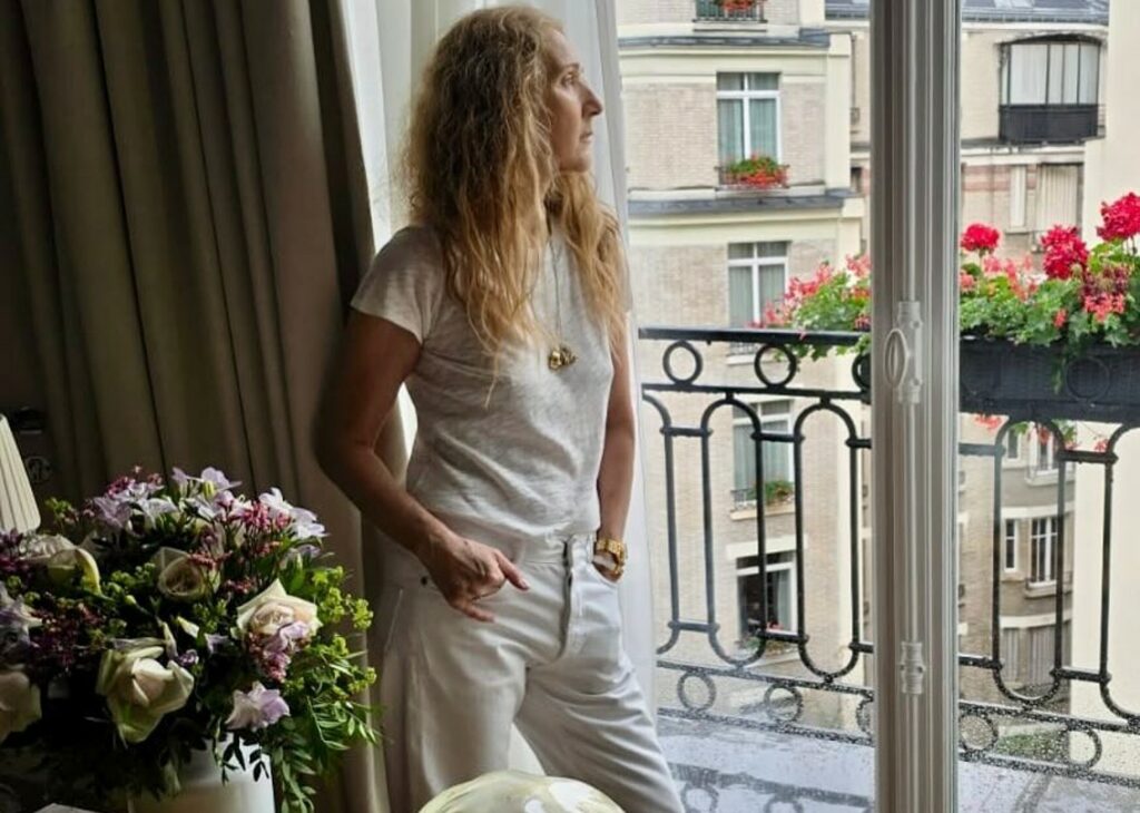 Celine Dion e l’esibizione a Parigi dopo due anni di assenza per la malattia: le sue parole piene di gioia