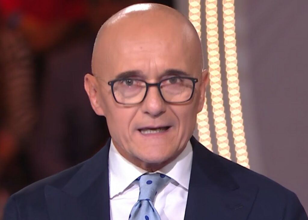 Debutto Grande Fratello 18, Lino Giuliano di 'Temptation Island' squalificato ancor prima di entrare in Casa da Signorini, il motivo