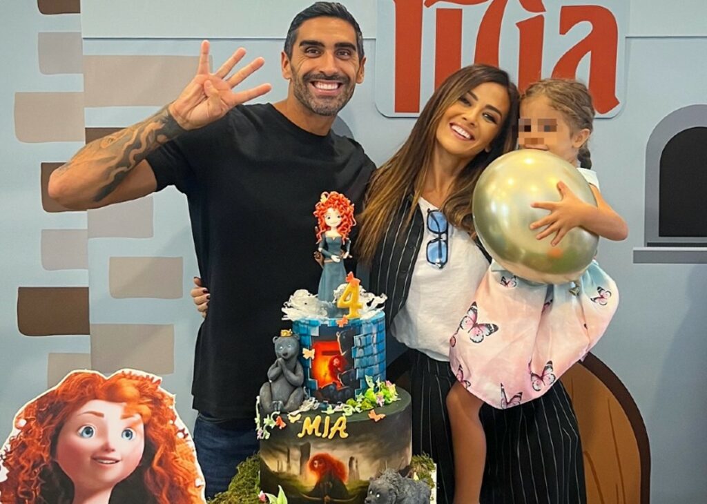 Giorgia Palmas e Filippo Magnini organizzano un compleanno a tema per i 4 anni della figlia Mia: guarda Giorgia Palmas e Filippo Magnini organizzano un compleanno a tema per i 4 anni della figlia Mia: guarda