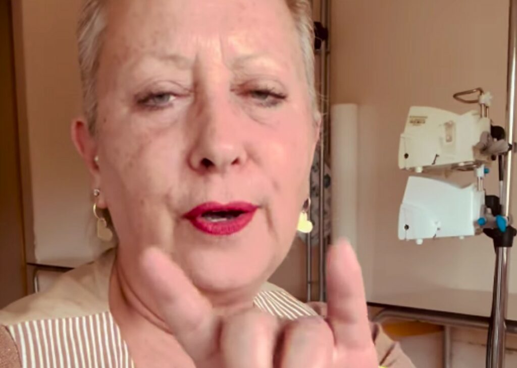 Vacanze finite, Carolyn Smith torna a fare la chemioterapia: ''I medici aiutano me, io aiuto i medici'' Vacanze finite, Carolyn Smith torna a fare la chemioterapia: ''I medici aiutano me, io aiuto i medici''