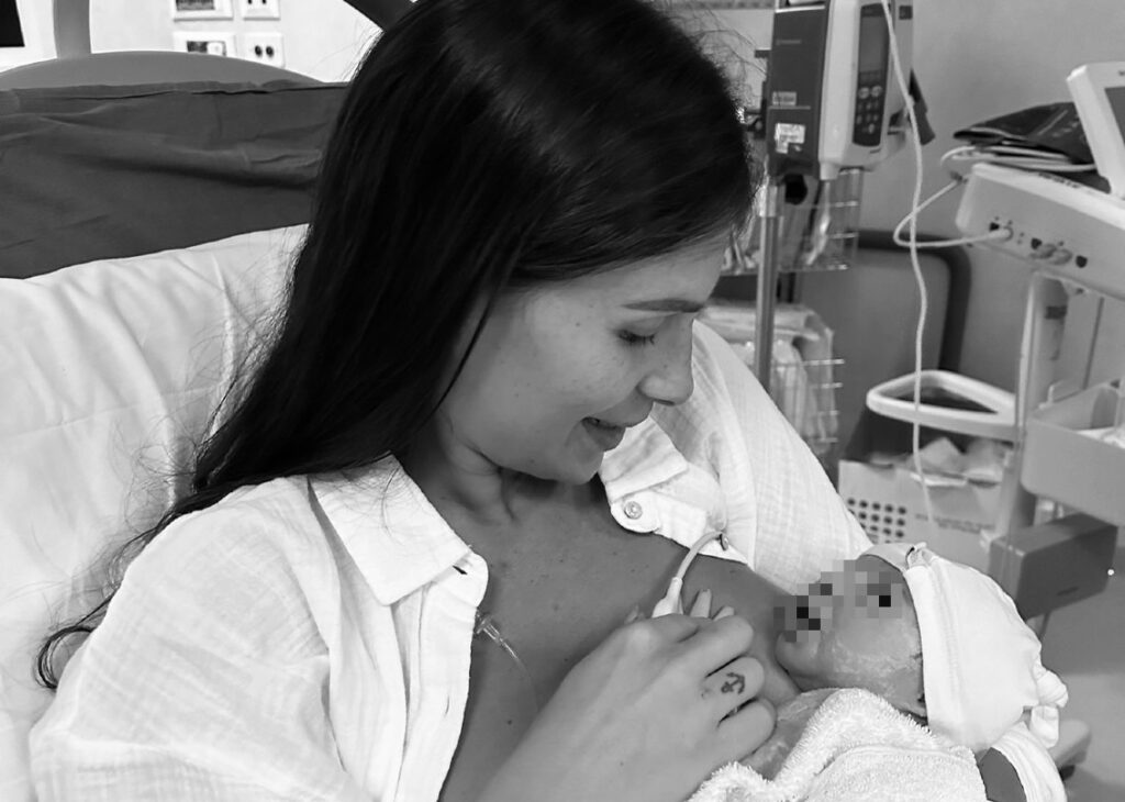 Ludovica Valli annuncia la nascita del terzo figlio, una femmina: ecco come si chiama