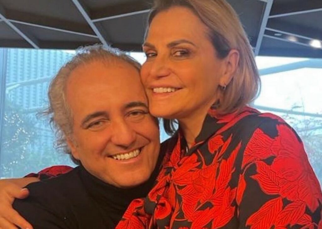 ''Giovanni mi porta il caffè a letto tutte le mattine con un bigliettino'': Simona Ventura racconta quant'è romantico suo marito