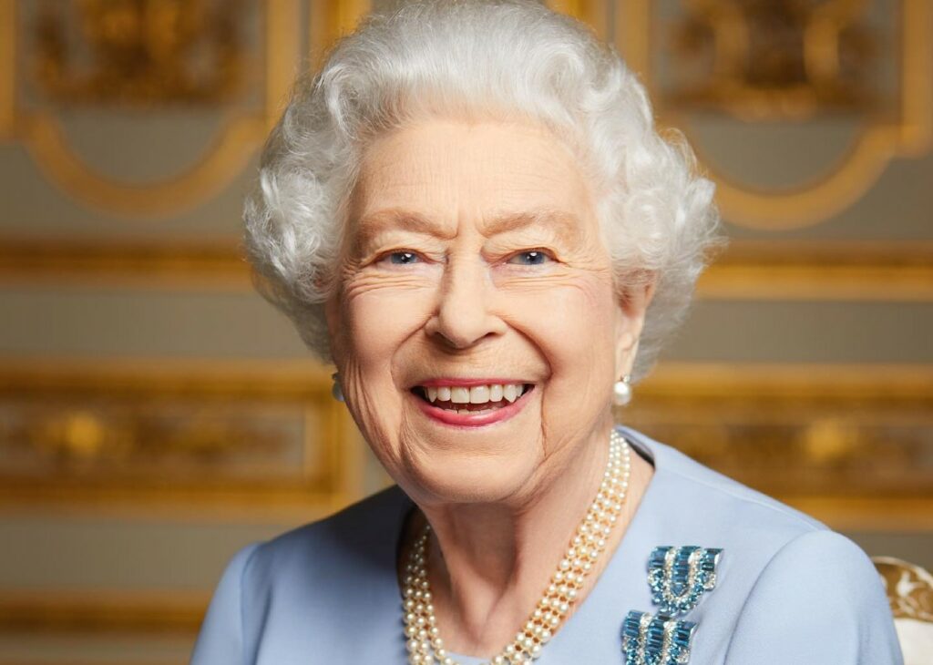 L’ex primo ministro svela la causa della morte della Regina Elisabetta L’ex primo ministro svela la causa della morte della Regina Elisabetta