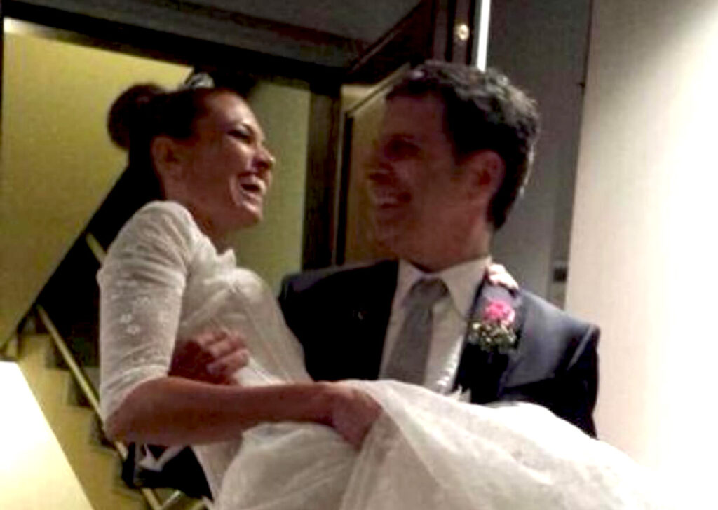 ''Sempre nel mio cuore'': Carlotta Mantovan a 10 anni dalle nozze col defunto Fabrizio Frizzi lo ricorda così sul social ''Sempre nel mio cuore'': Carlotta Mantovan a 10 anni dalle nozze col defunto Fabrizio Frizzi lo ricorda così sul social