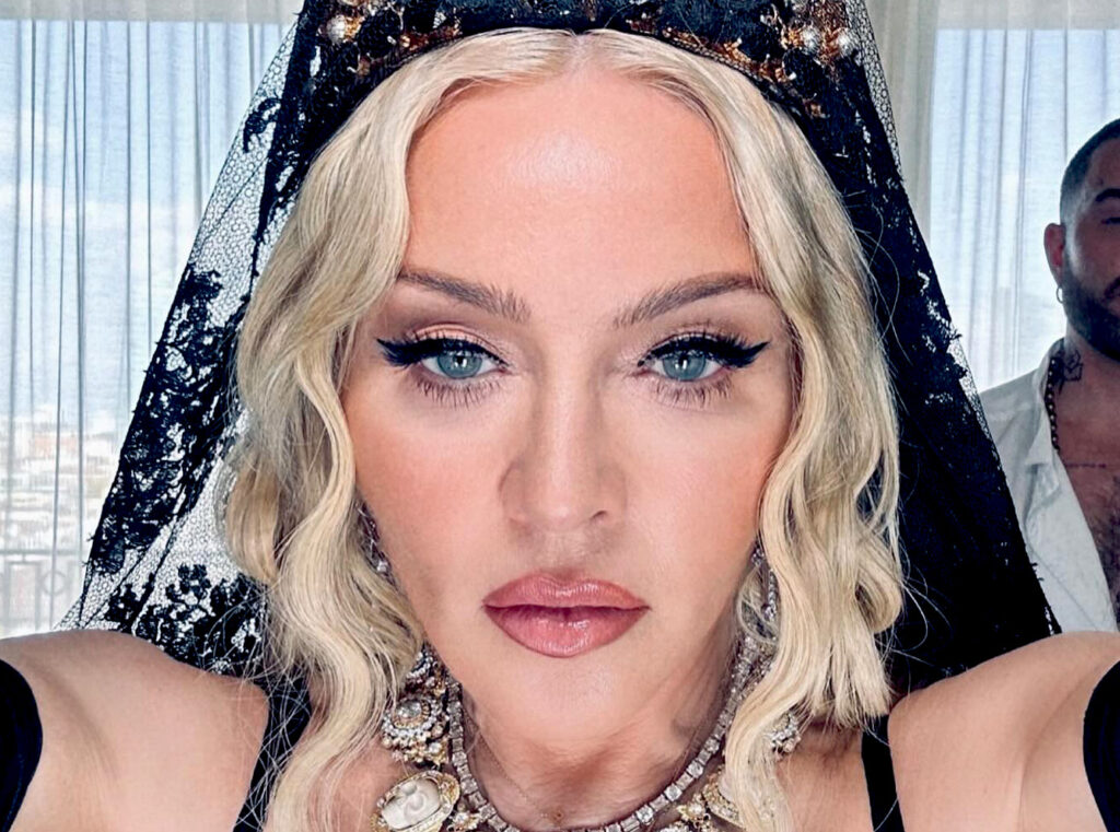 ''Ho provato a tenerlo in vita il più a lungo possibile'': Madonna piange la morte del fratello Christopher a 63 anni