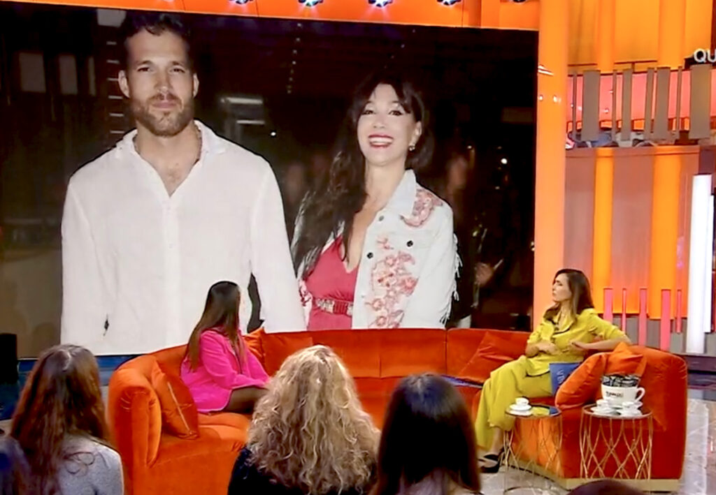 ''Le discussioni ci sono, ma è bello ritrovarsi'': Luisa Corna parla in tv del primo anno di matrimonio col giovane e bellissimo Stefano ''Le discussioni ci sono, ma è bello ritrovarsi'': Luisa Corna parla in tv del primo anno di matrimonio col giovane e bellissimo Stefano