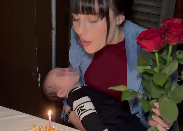 Rosalinda Cannavò festeggia il suo primo compleanno da mamma Rosalinda Cannavò festeggia il suo primo compleanno da mamma