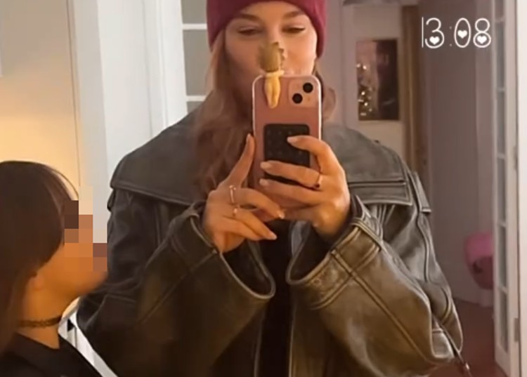 Clizia Incorvaia copia il look della figlia Nina