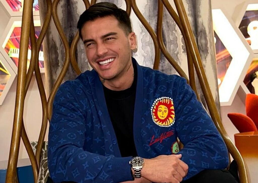 Arrestato Alessandro Basciano, accusa di stalking a Sophie Codegoni, madre di sua figlia: la notizia shock arriva sul Corriere Arrestato Alessandro Basciano, accusa di stalking a Sophie Codegoni, madre di sua figlia: la notizia shock arriva sul Corriere