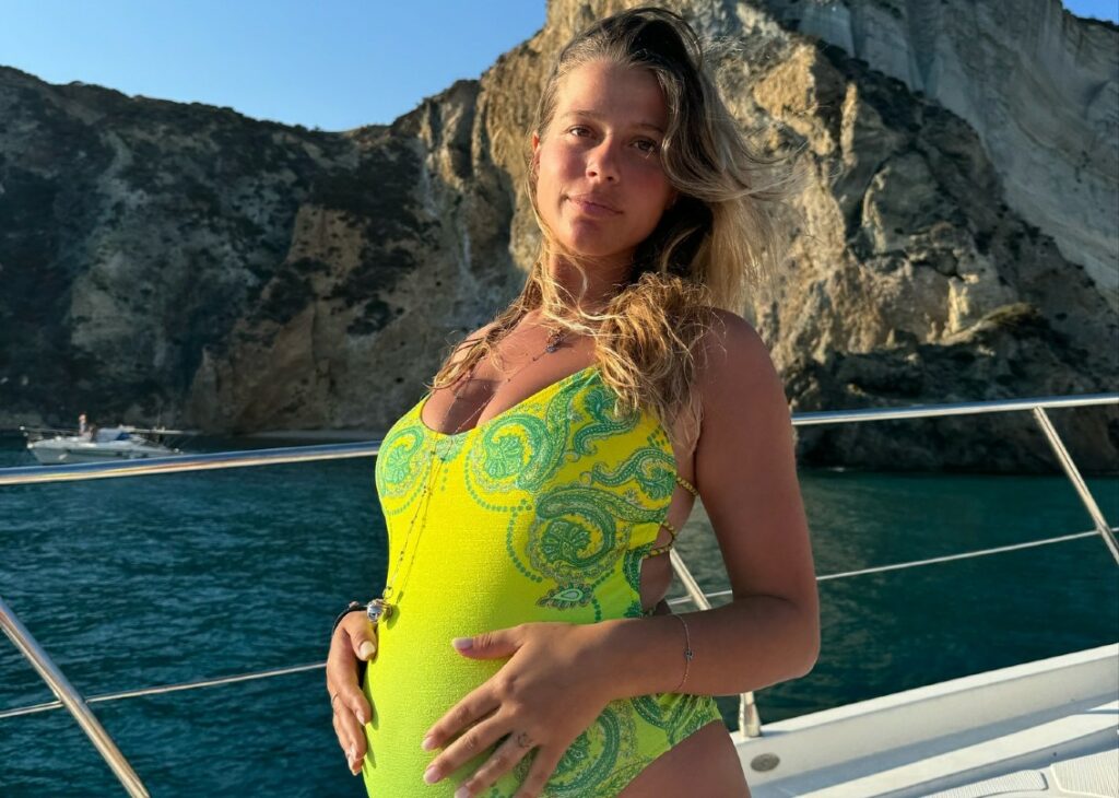 ''Il bambino l’abbiamo cercato ed è arrivato subito'': Jacqueline Luna di Giacomo, incinta di Ultimo, rilascia intervista a poche ore dal parto ''Il bambino l’abbiamo cercato ed è arrivato subito'': Jacqueline Luna di Giacomo, incinta di Ultimo, rilascia intervista a poche ore dal parto