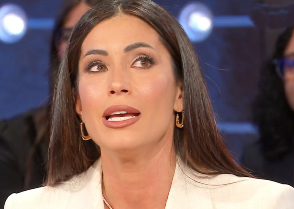 ''Mi vergognavo di dire che vengo da Tor Bella Monaca'': l'ex velina Federica Nargi parla delle sue umili origini nella periferia di Roma ''Mi vergognavo di dire che vengo da Tor Bella Monaca'': l'ex velina Federica Nargi parla delle sue umili origini nella periferia di Roma