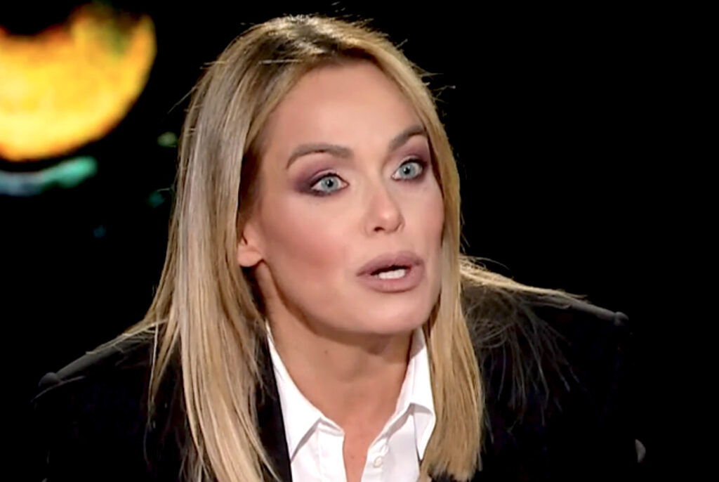 ''Ballando con le Stelle una bella esperienza? Insomma… io usata per fare hype'': Sonia Bruganelli va all’attacco a 'Belve' ''Ballando con le Stelle una bella esperienza? Insomma… io usata per fare hype'': Sonia Bruganelli va all’attacco a 'Belve'