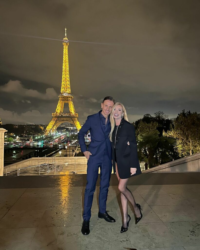 Federica Panicucci per i 57 anni si regala un weekend a Parigi con il compagno Federica Panicucci per i 57 anni si regala un weekend a Parigi con il compagno