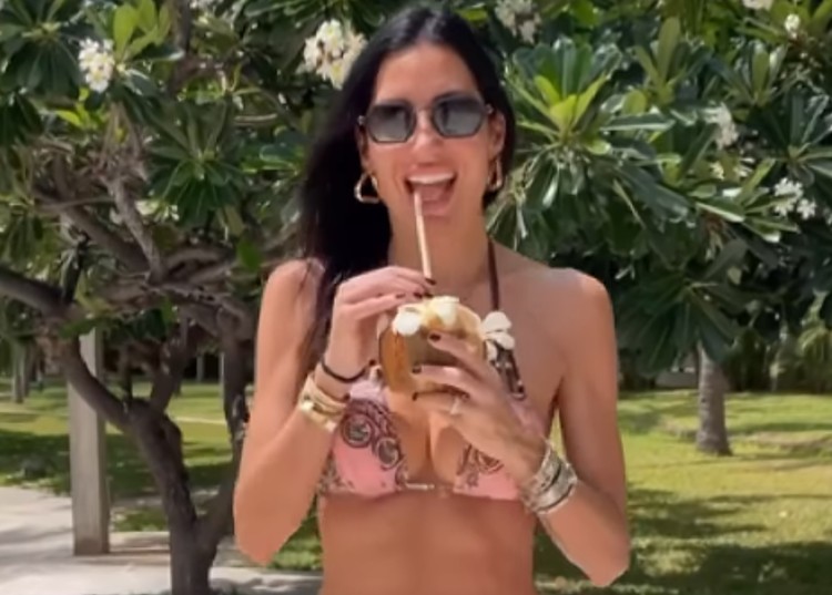 Elisabetta Gregoraci bellissima in bikini durante le vacanze in Kenya Elisabetta Gregoraci bellissima in bikini durante le vacanze in Kenya