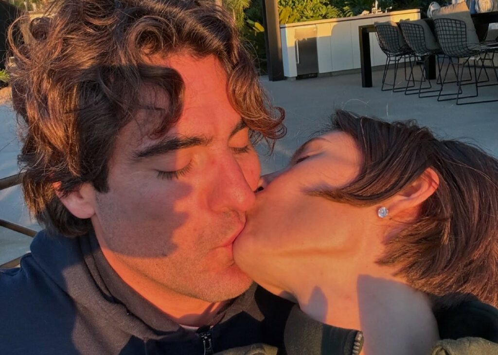 Il nuovo fidanzato di Bianca Balti, che la sta sostenendo durante la chemio, ha un nome, svelato anche il suo lavoro: ecco chi è Il nuovo fidanzato di Bianca Balti, che la sta sostenendo durante la chemio, ha un nome, svelato anche il suo lavoro: ecco chi è