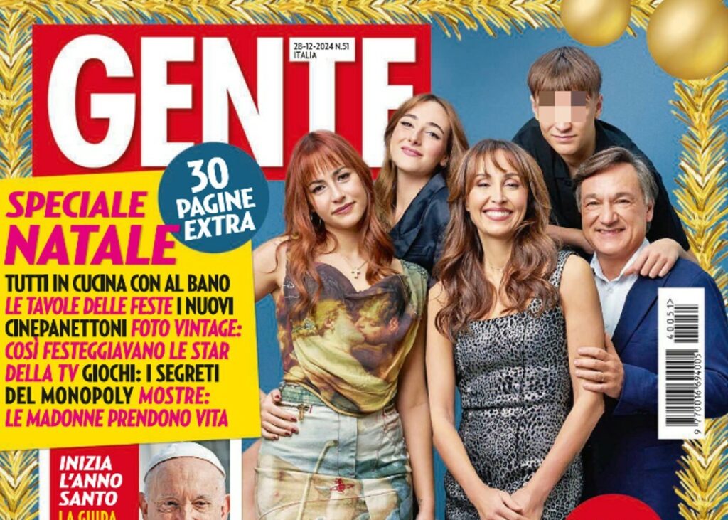 Benedetta Parodi e Fabio Caressa posano con i loro tre figli in copertina: anche Matilde, Eleonora e Diego sognano un futuro nello showbiz Benedetta Parodi e Fabio Caressa posano con i loro tre figli in copertina: anche Matilde, Eleonora e Diego sognano un futuro nello showbiz