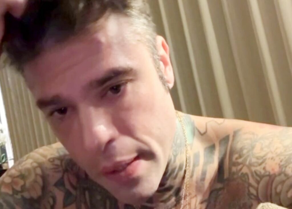 ''E’ il mio primo Natale senza i bimbi'': Fedez rivela sconsolato dai Caraibi che i figli passeranno le Feste con la Ferragni ''E’ il mio primo Natale senza i bimbi'': Fedez rivela sconsolato dai Caraibi che i figli passeranno le Feste con la Ferragni