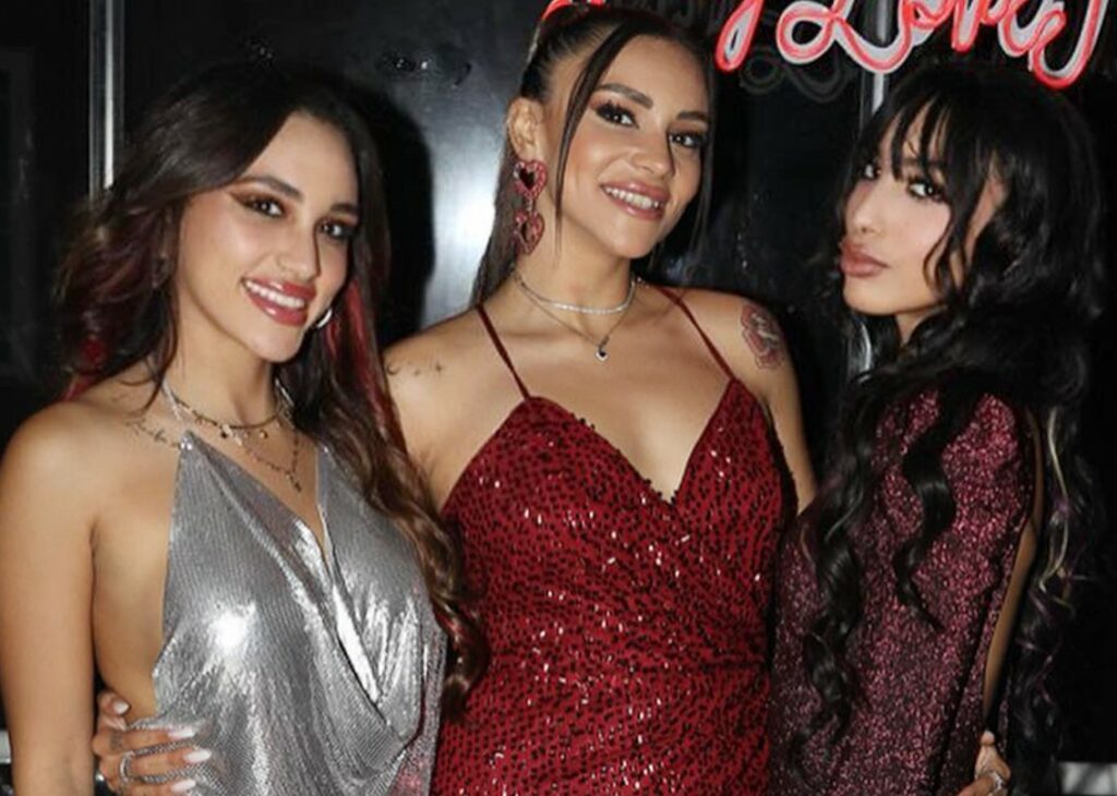 Jessica e Clarissa Salassié rompono il silenzio sull'accusa di stalking alla sorella Lulù nei confronti di Bortuzzo: ''E' sotto shock'' Jessica e Clarissa Salassié rompono il silenzio sull'accusa di stalking alla sorella Lulù nei confronti di Bortuzzo: ''E' sotto shock''