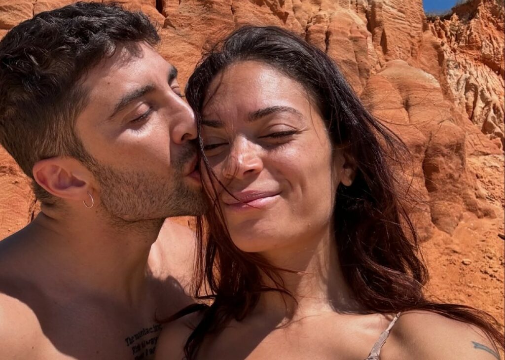 ''Dopo due giorni ero già perdutamente innamorata, uno come Andrea me lo tengo strettissimo'': Elodie parla della relazione con Iannone ''Dopo due giorni ero già perdutamente innamorata, uno come Andrea me lo tengo strettissimo'': Elodie parla della relazione con Iannone