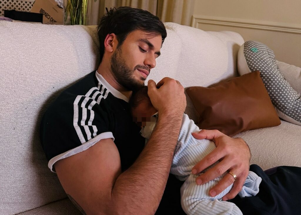 Pierpaolo Pretelli mostra le dolcissime foto dei primi giorni della nuova vita a tre con Giulia Salemi e il piccolo Kian: guarda