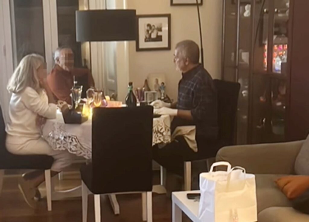 Si rivede sul social il papà di Belen e Cecilia Rodriguez dopo il grave incidente: alle mani sempre guanti bianchi per guarire