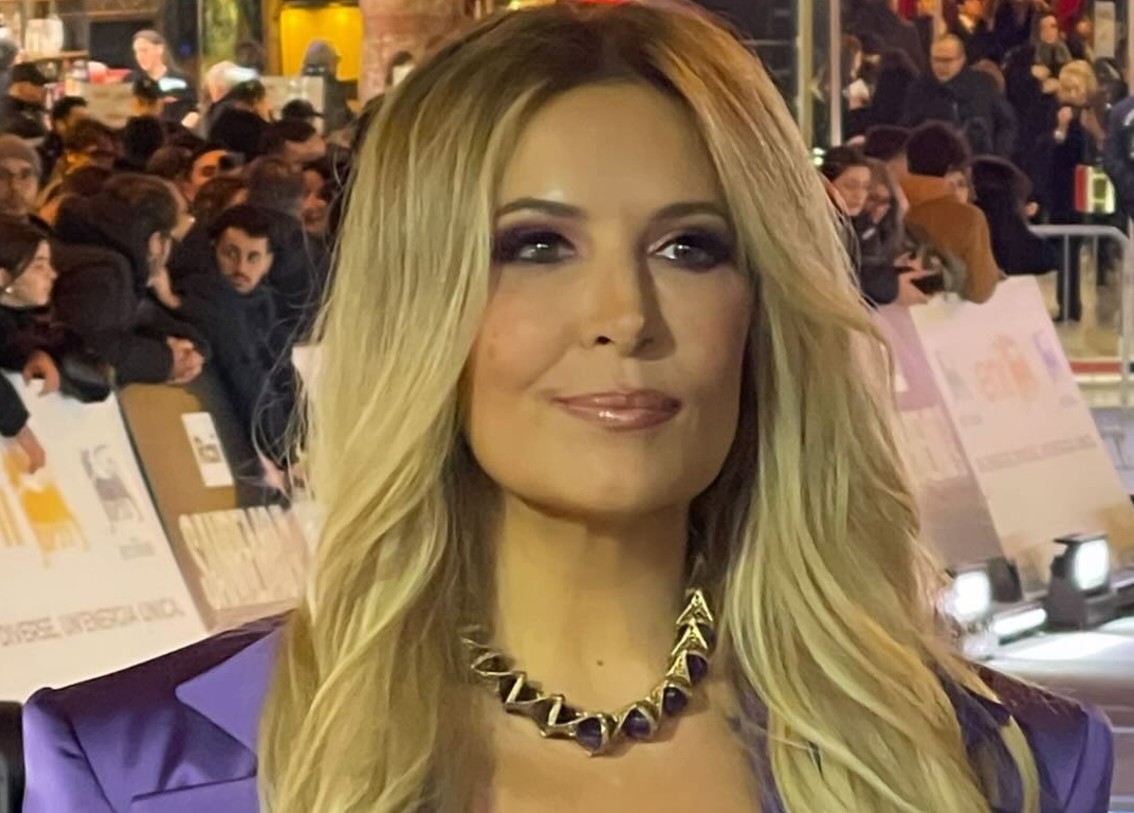 ''Uno meno controllato la faceva rotolare giù dalle scale'': Selvaggia Lucarelli contro la signora che l’ha accusata a Sanremo - Gossip.it | News sul Gossip e VIP